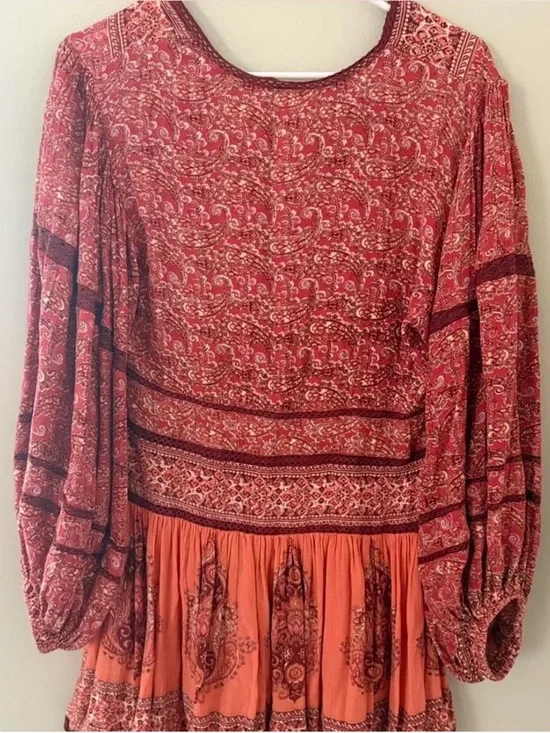 Free People Boho Red Paisley V-Neck Top - Picture 3 of 3